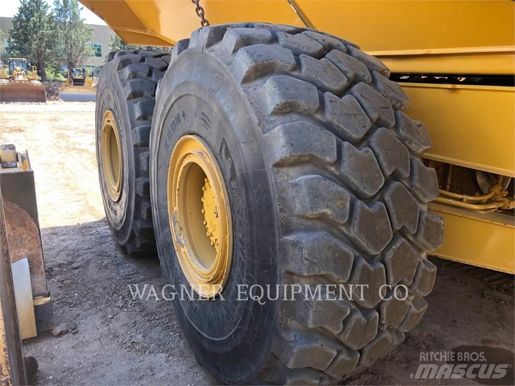 CAT 745 Dumpers articolati