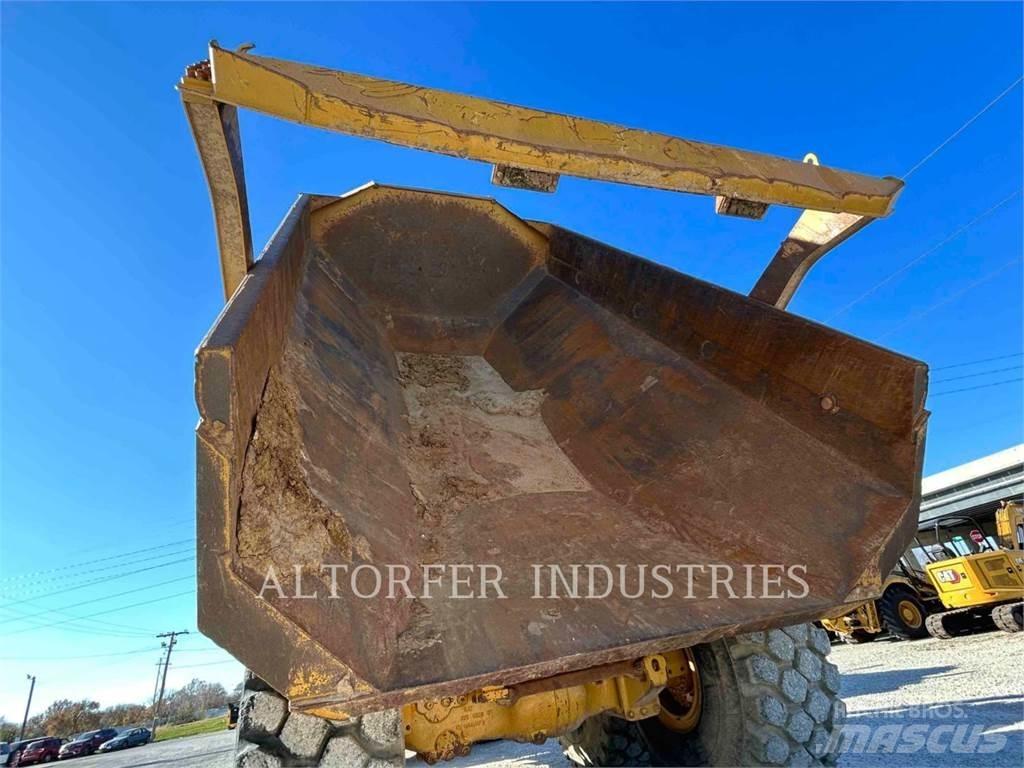 CAT 745 Dumpers articolati