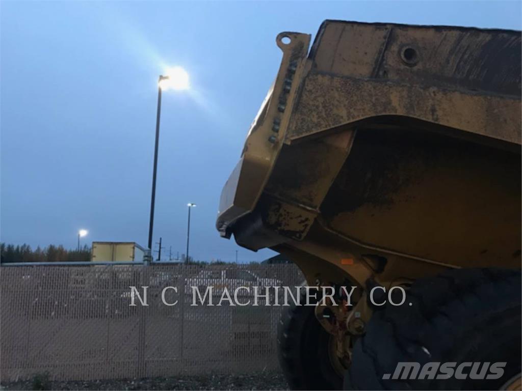 CAT 745 Dumpers articolati