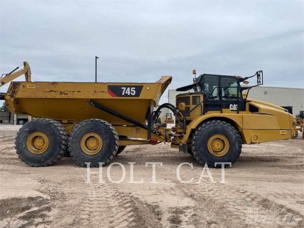 CAT 745 Dumpers articolati