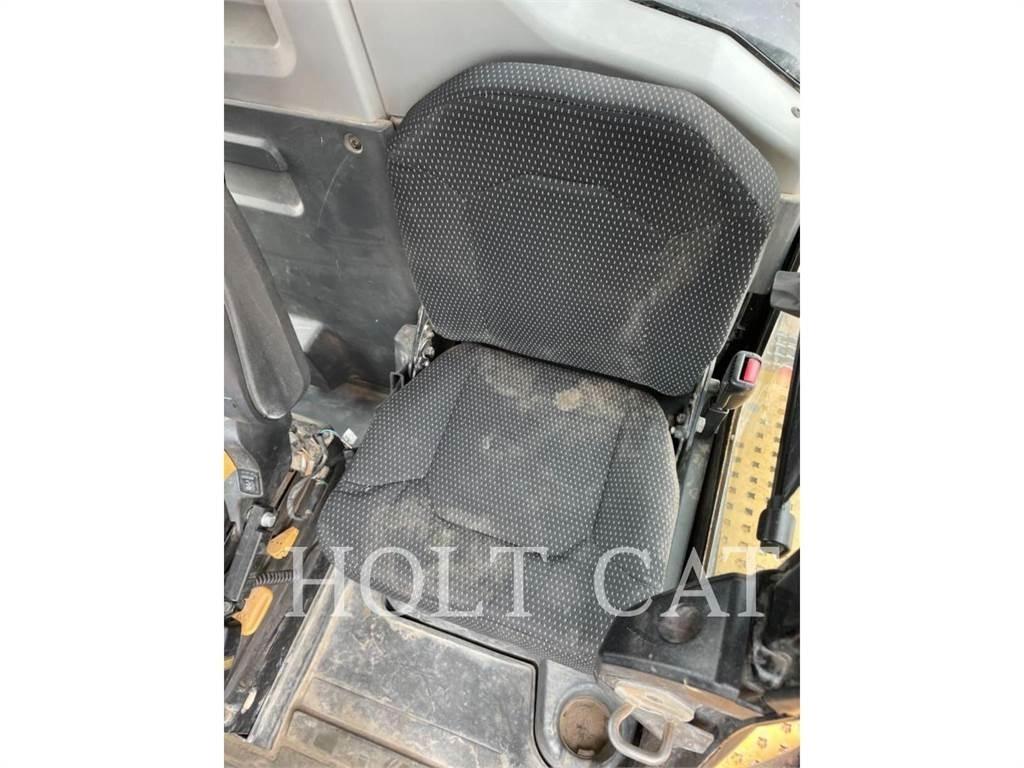 CAT 745 Dumpers articolati