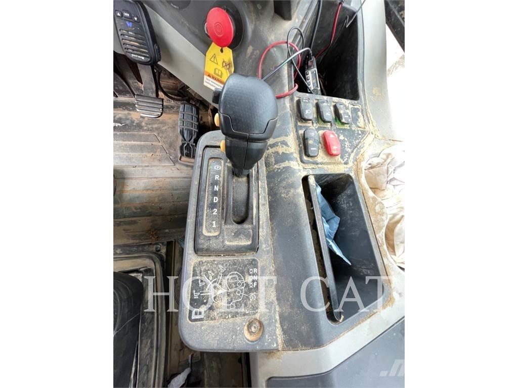 CAT 745-04 Dumpers articolati