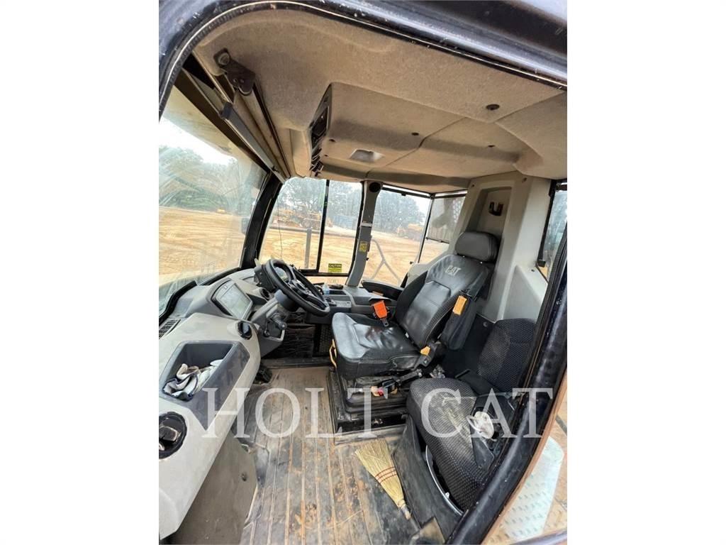CAT 745-04 Dumpers articolati