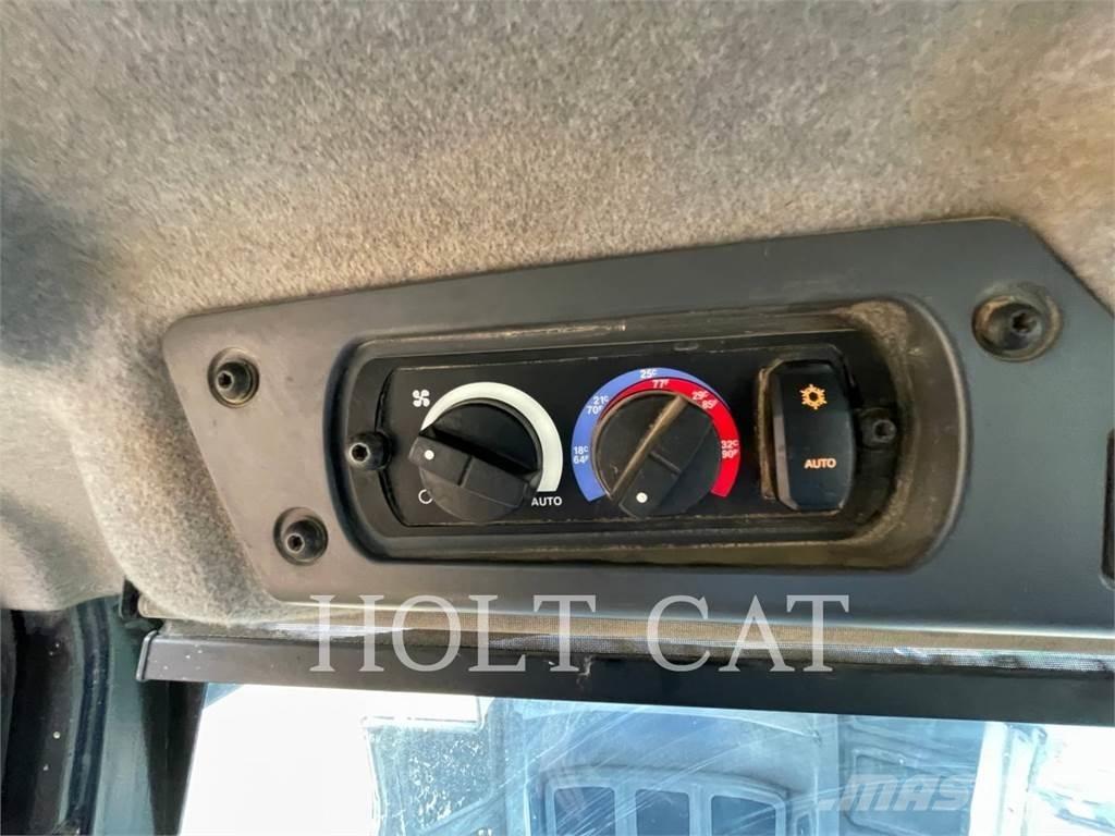CAT 745-04 Dumpers articolati
