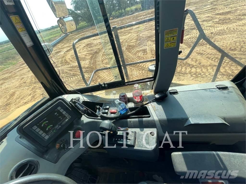 CAT 745-04 Dumpers articolati