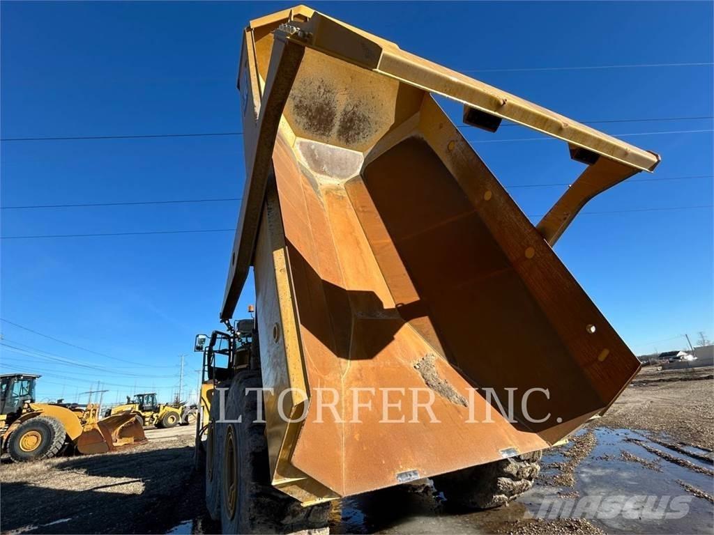 CAT 745-04 Dumpers articolati