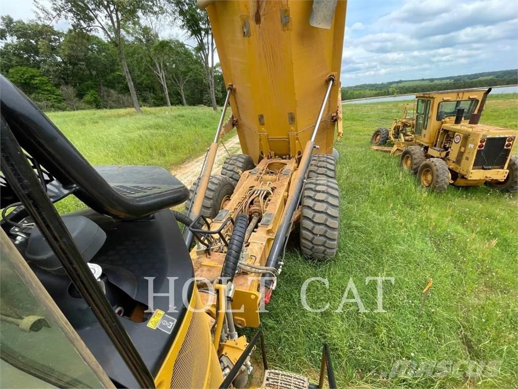 CAT 745-04 Dumpers articolati