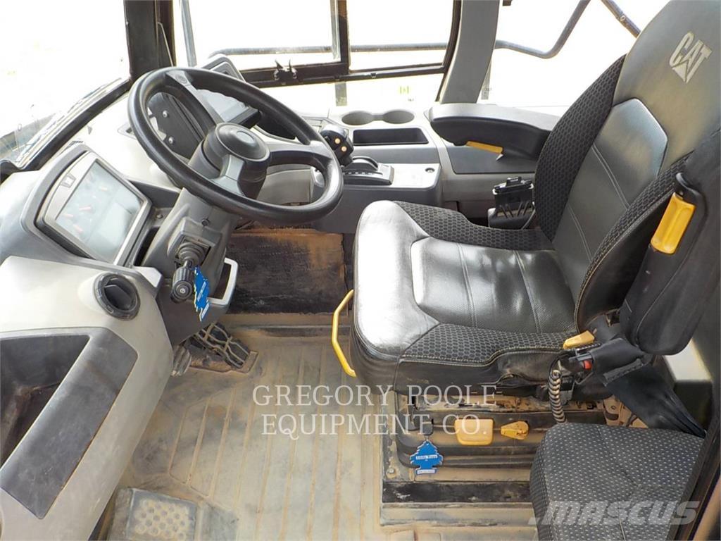 CAT 745-04 Dumpers articolati