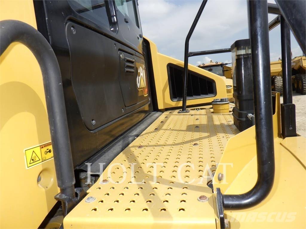 CAT 74504 Dumpers articolati