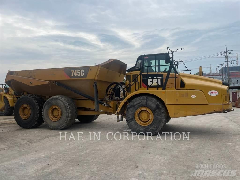 CAT 745C Dumpers articolati