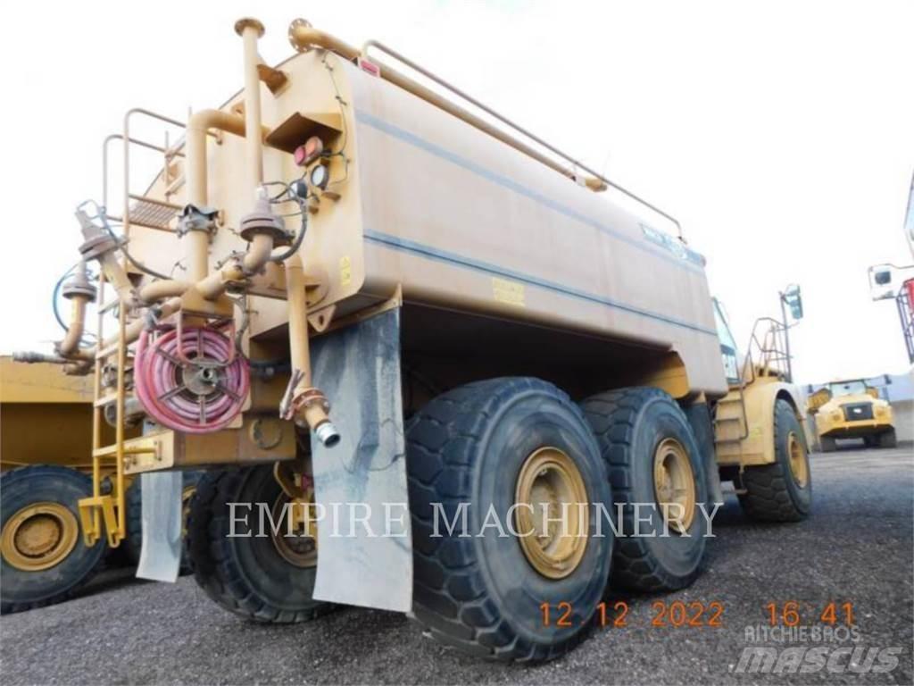 CAT 745C WT Autocisterne
