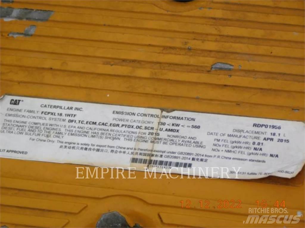 CAT 745C WT Autocisterne