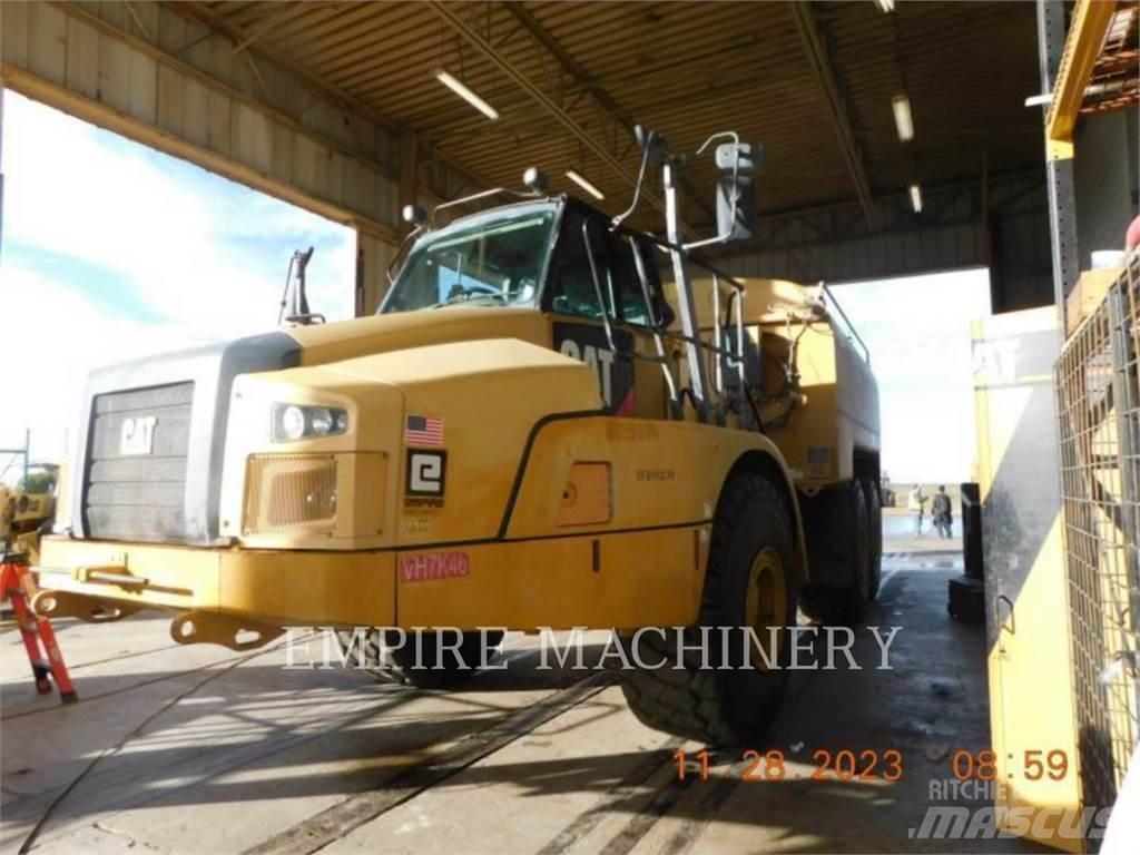 CAT 745C WT Autocisterne