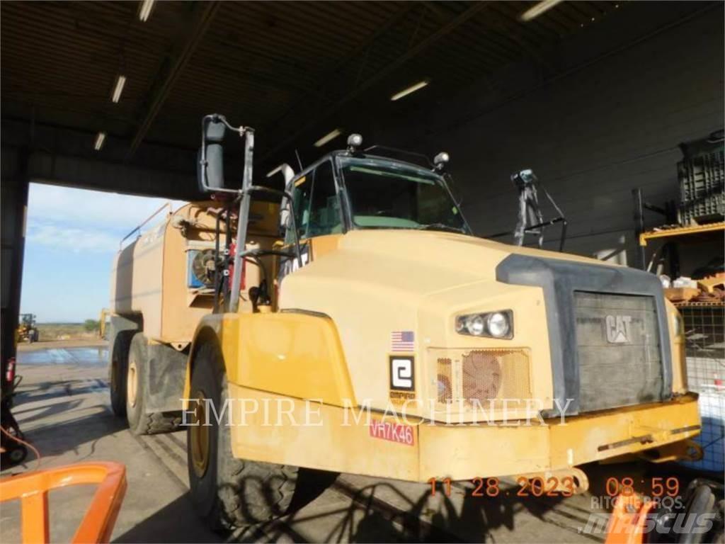 CAT 745C WT Autocisterne