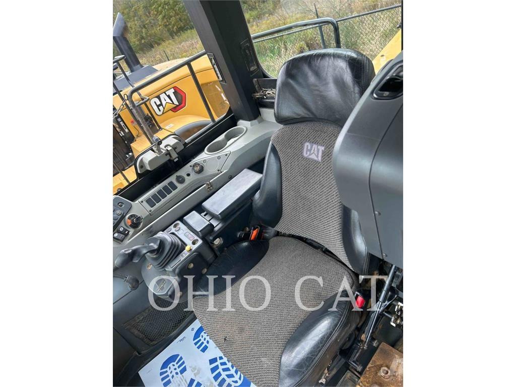 CAT 815K Dozer gommati