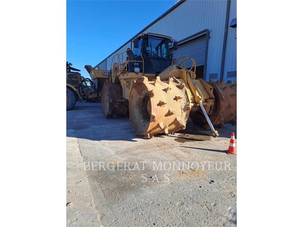 CAT 836K Dozer gommati