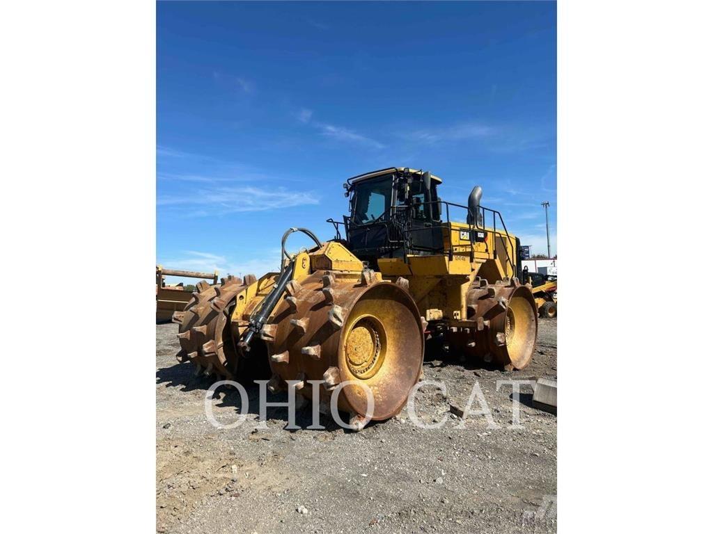 CAT 836K Dozer gommati