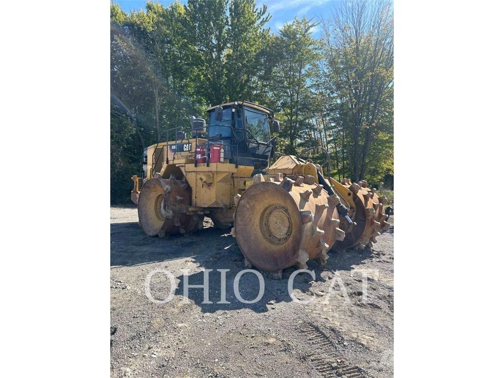 CAT 836K Dozer gommati