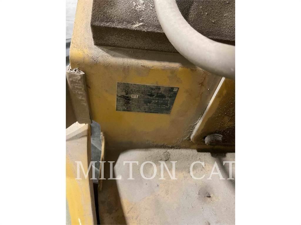 CAT 903D Pale gommate
