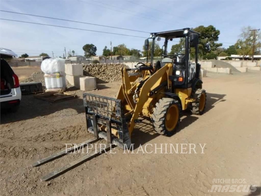 CAT 903D Pale gommate