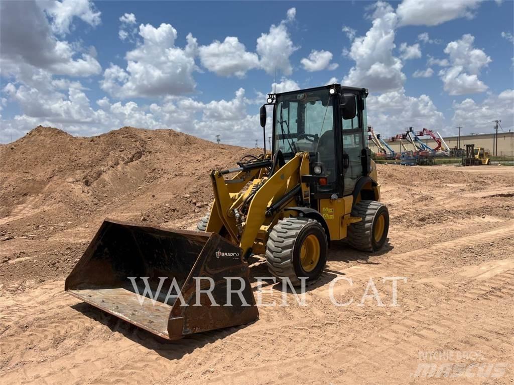 CAT 903D Pale gommate
