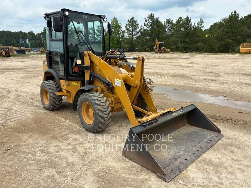 CAT 903D Pale gommate