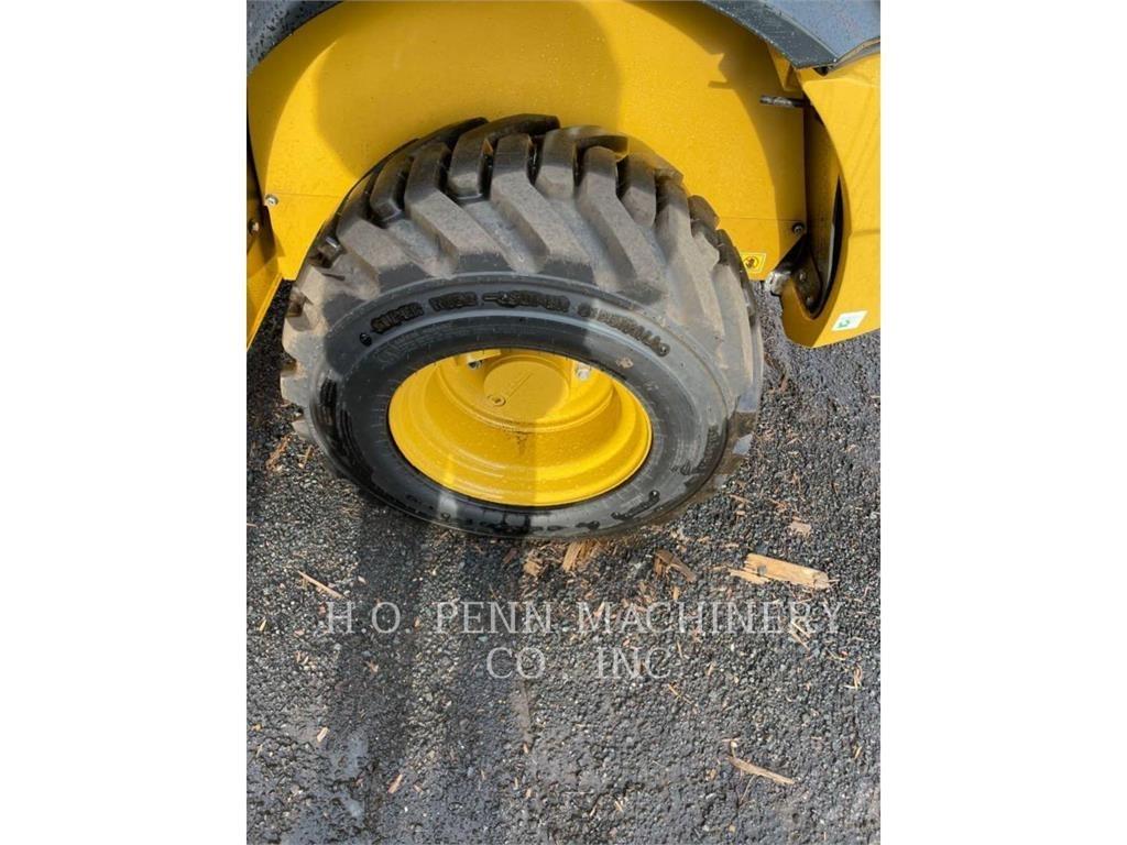 CAT 903D Pale gommate