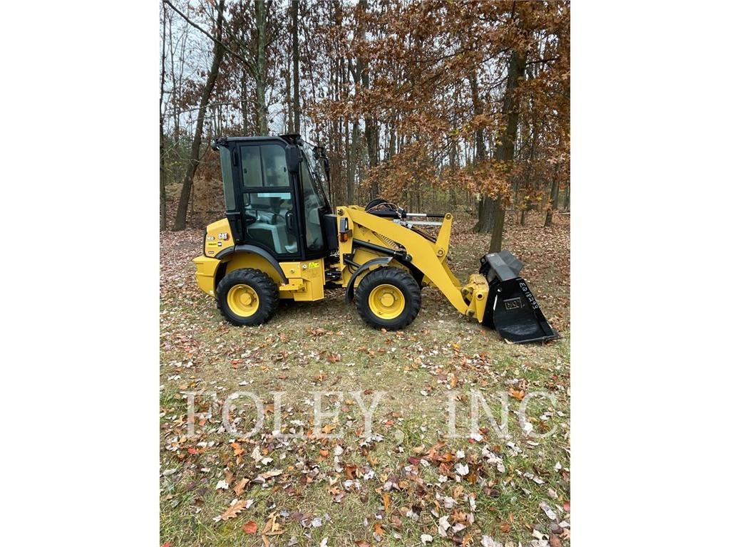 CAT 903D Pale gommate