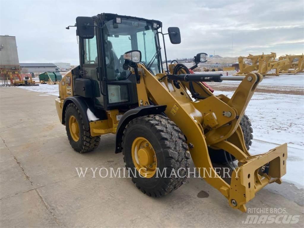 CAT 906 Pale gommate