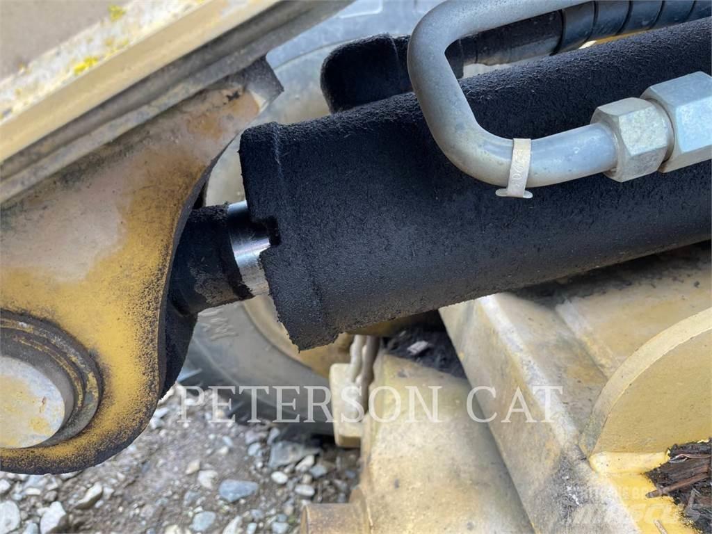 CAT 906 Pale gommate