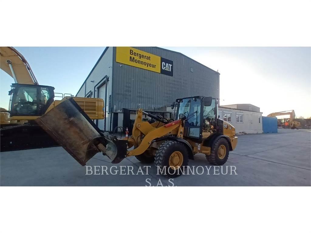 CAT 906 Pale gommate