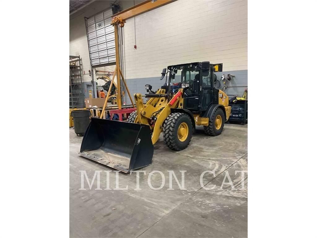 CAT 906 Pale gommate