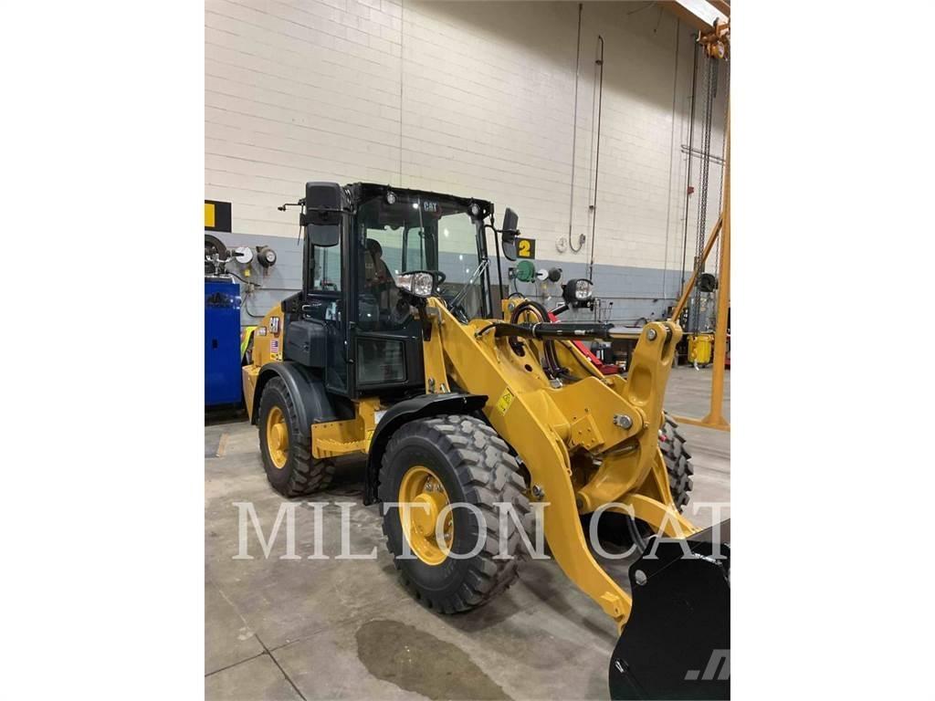 CAT 906 Pale gommate