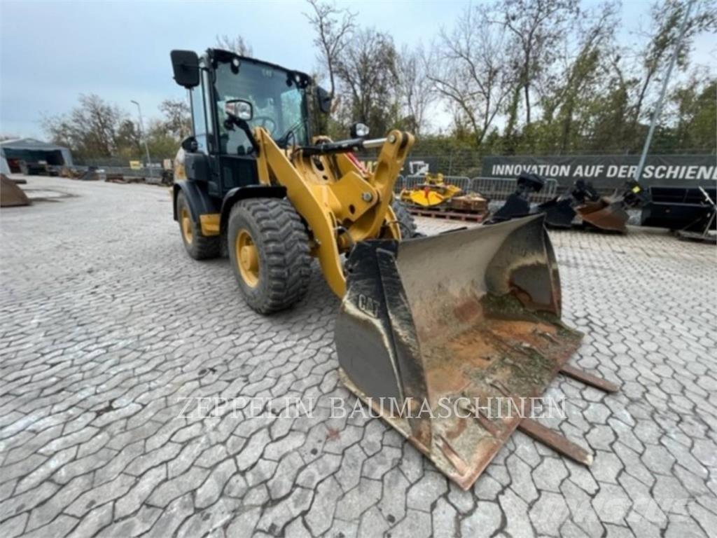 CAT 906-14 Pale gommate