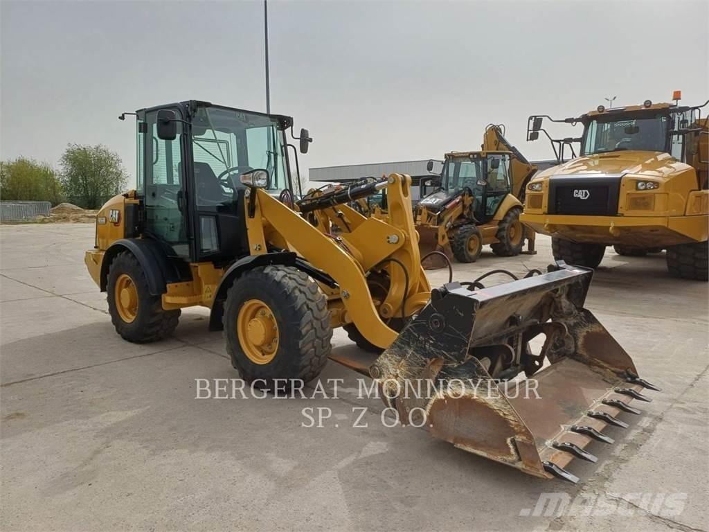 CAT 906 M Pale gommate