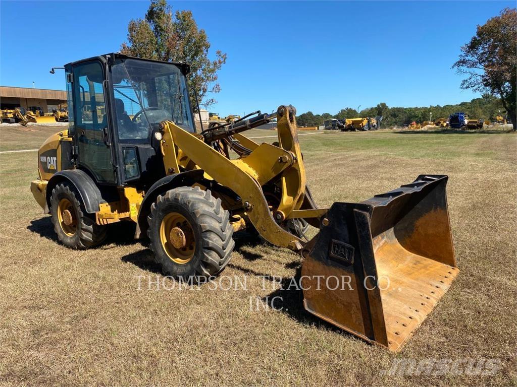 CAT 906 M Pale gommate