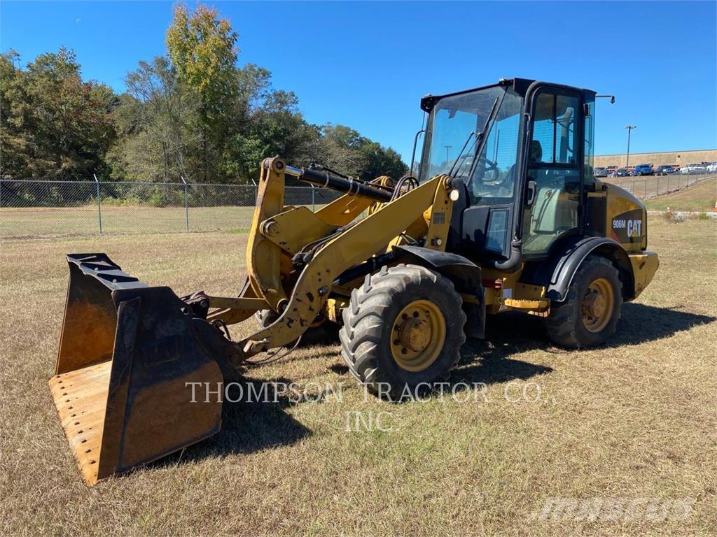 CAT 906 M Pale gommate