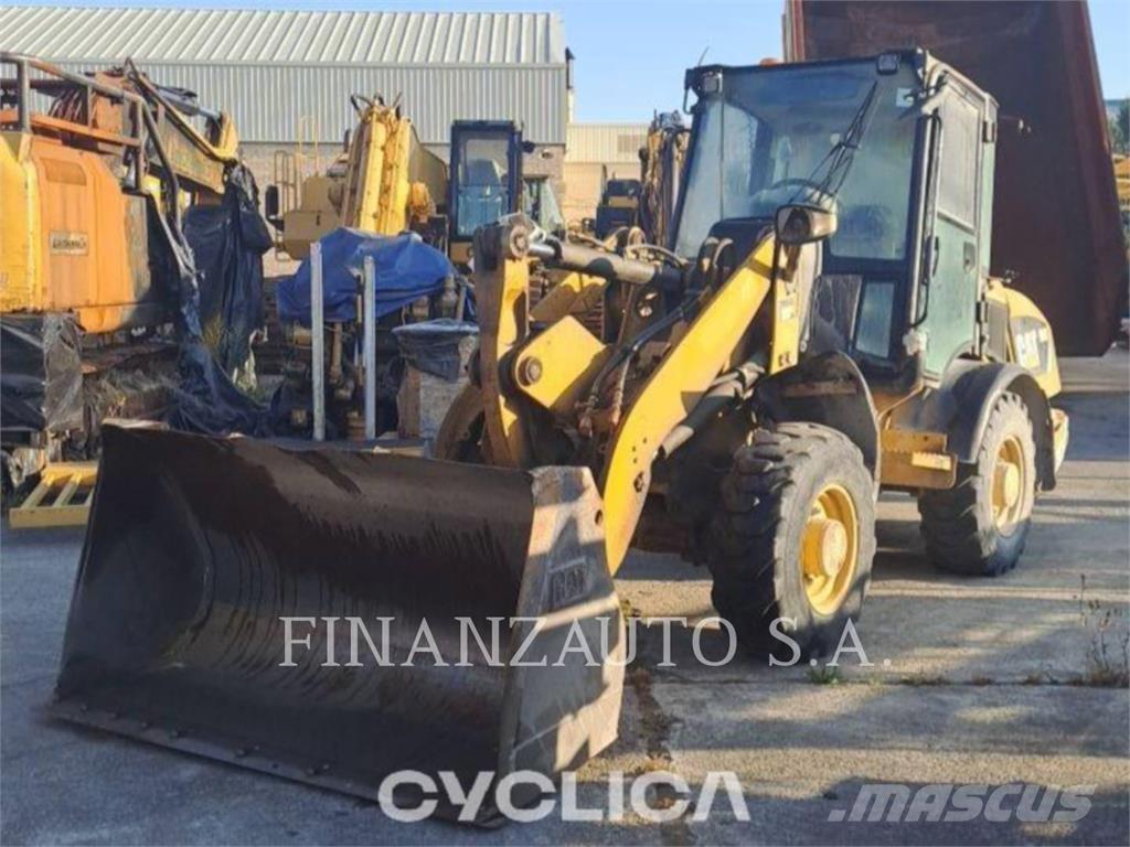 CAT 906H Pale gommate