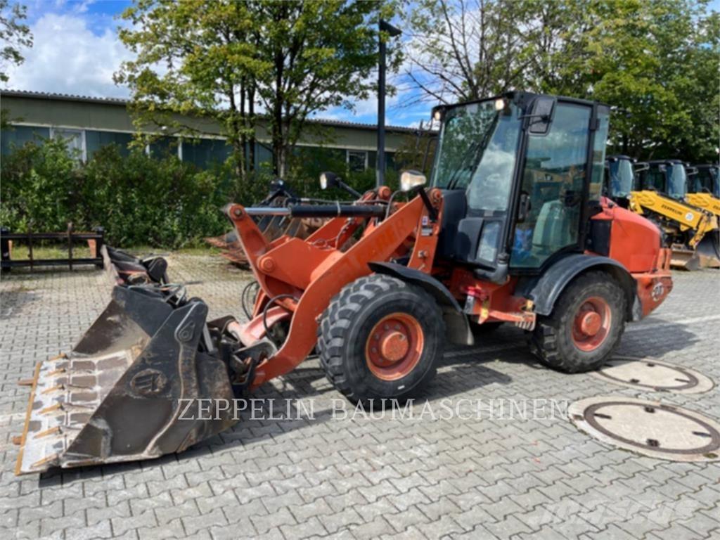 CAT 906H Pale gommate