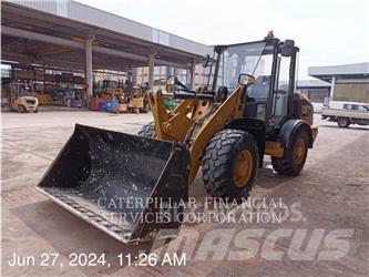 CAT 906K Pale gommate