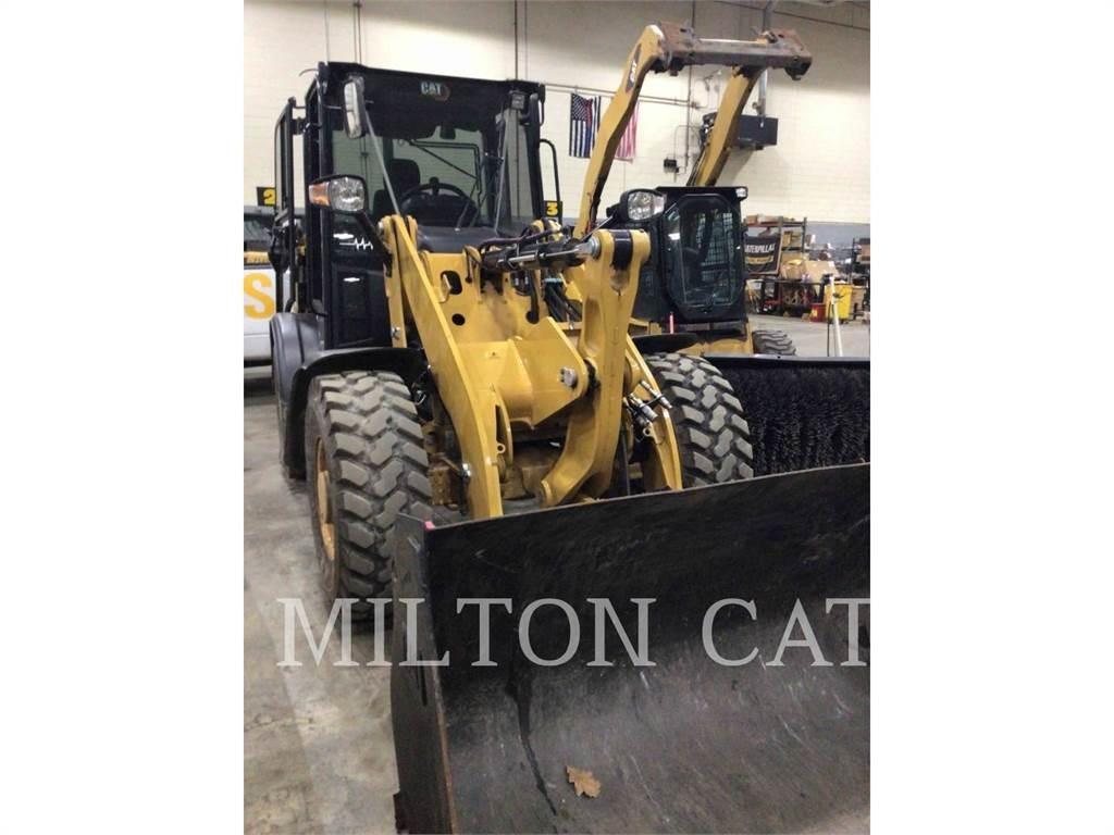 CAT 906M Pale gommate