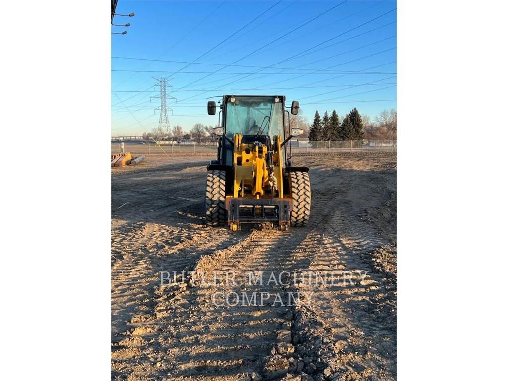 CAT 906M Pale gommate