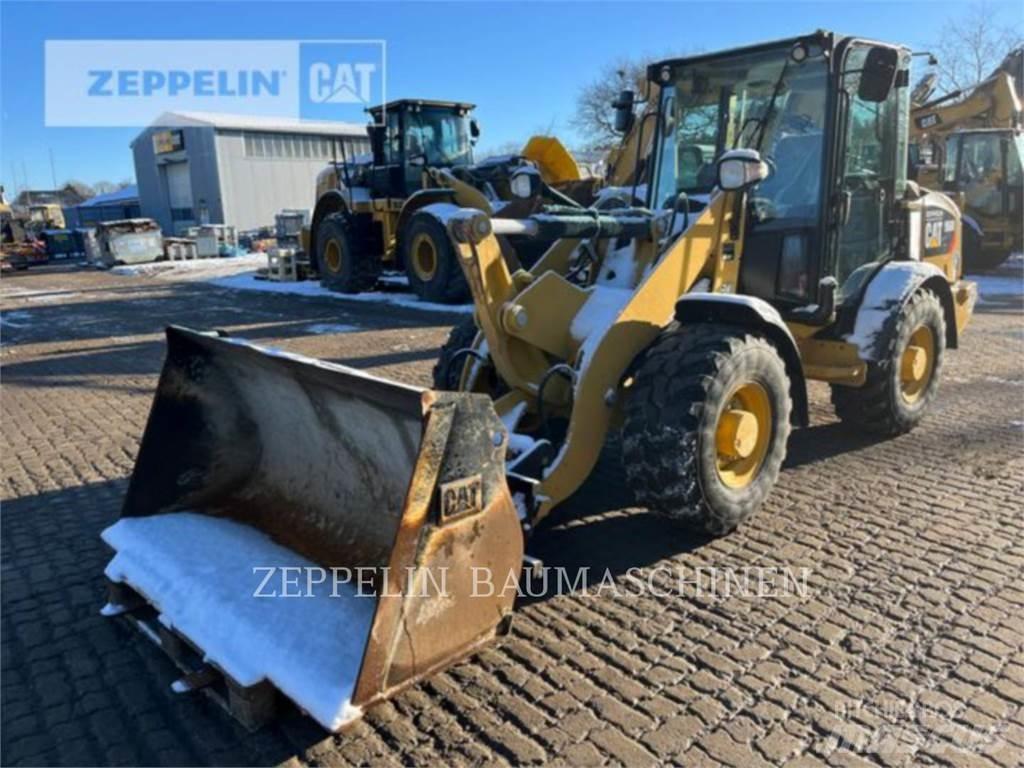 CAT 906M Pale gommate
