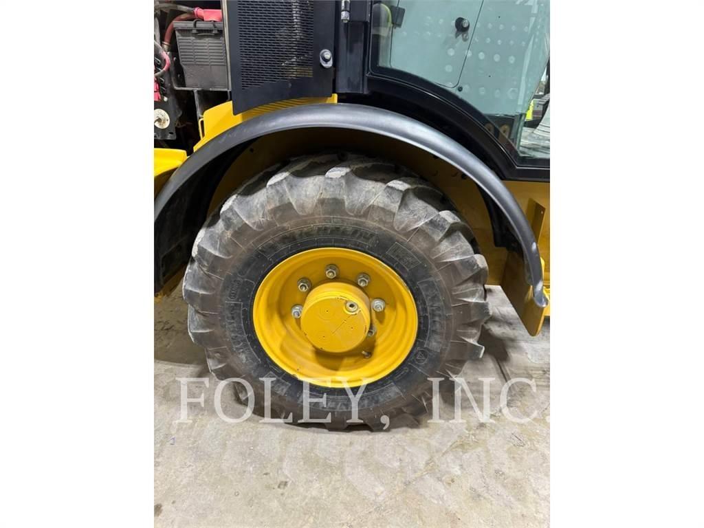 CAT 906M Pale gommate