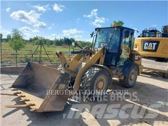 CAT 906M Pale gommate