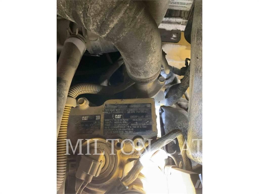 CAT 906M Pale gommate