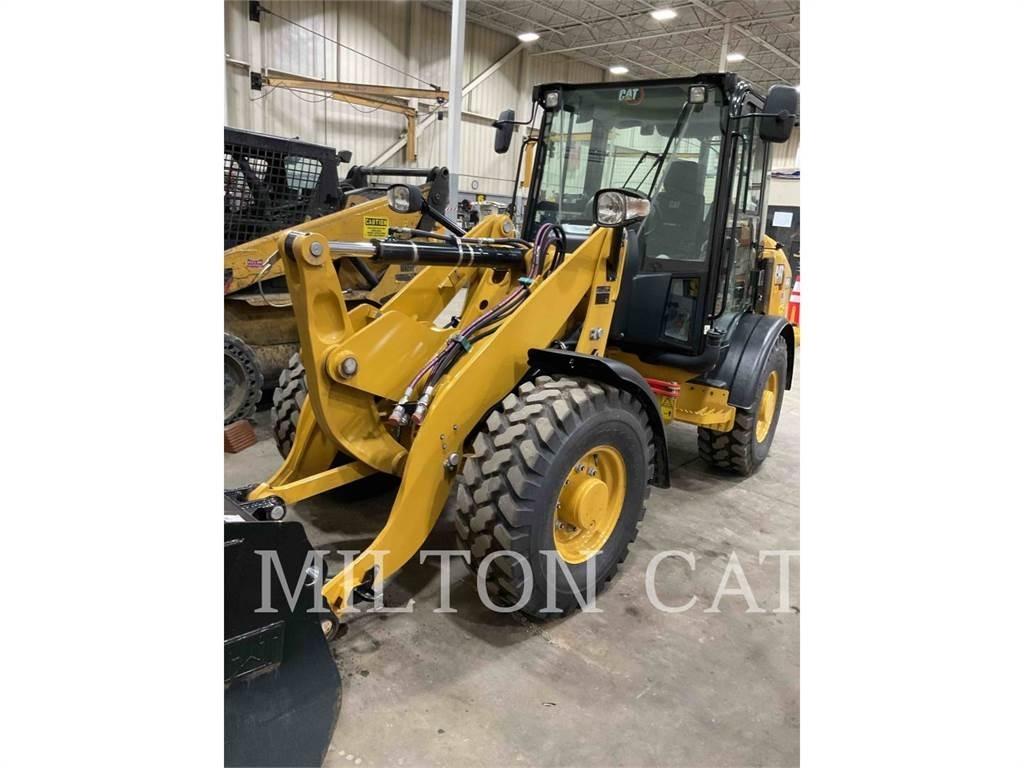CAT 906M Pale gommate
