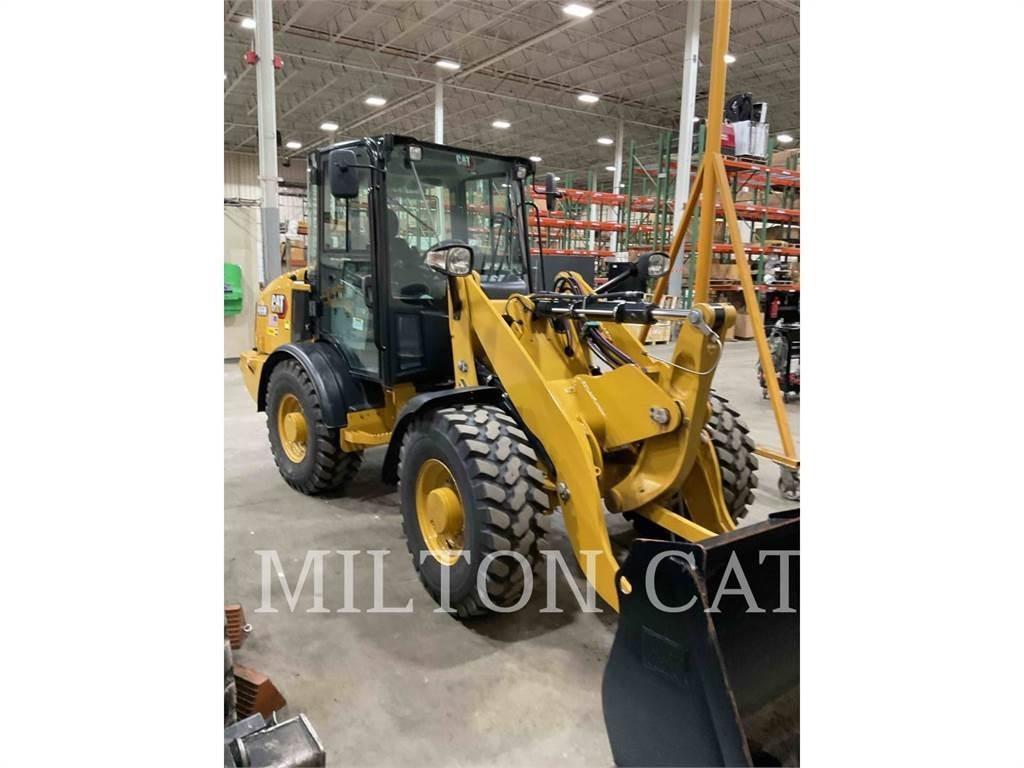 CAT 906M Pale gommate
