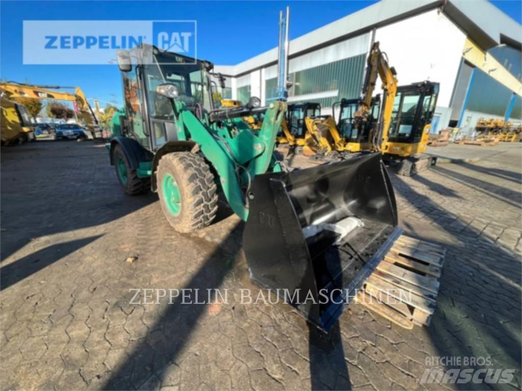 CAT 906M Pale gommate