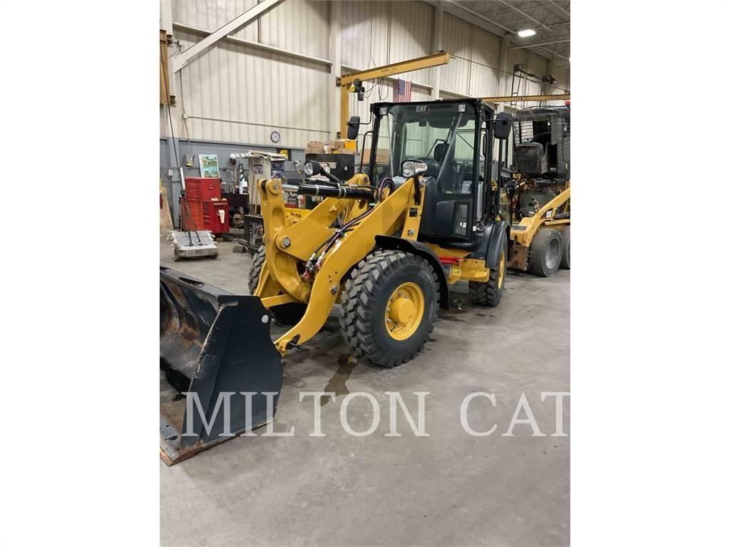CAT 906M Pale gommate